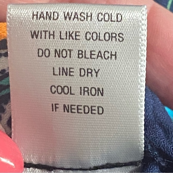 Sami & Jo Navy Lightweight Floral Top - Picture 9 of 9